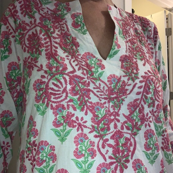 Adorable Mary Marshmallow fine cotton tunic with detailed embroidery. - Picture 8 of 14